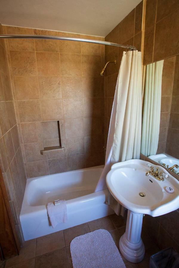 Castle Valley Inn โมอาบ ภายนอก รูปภาพ